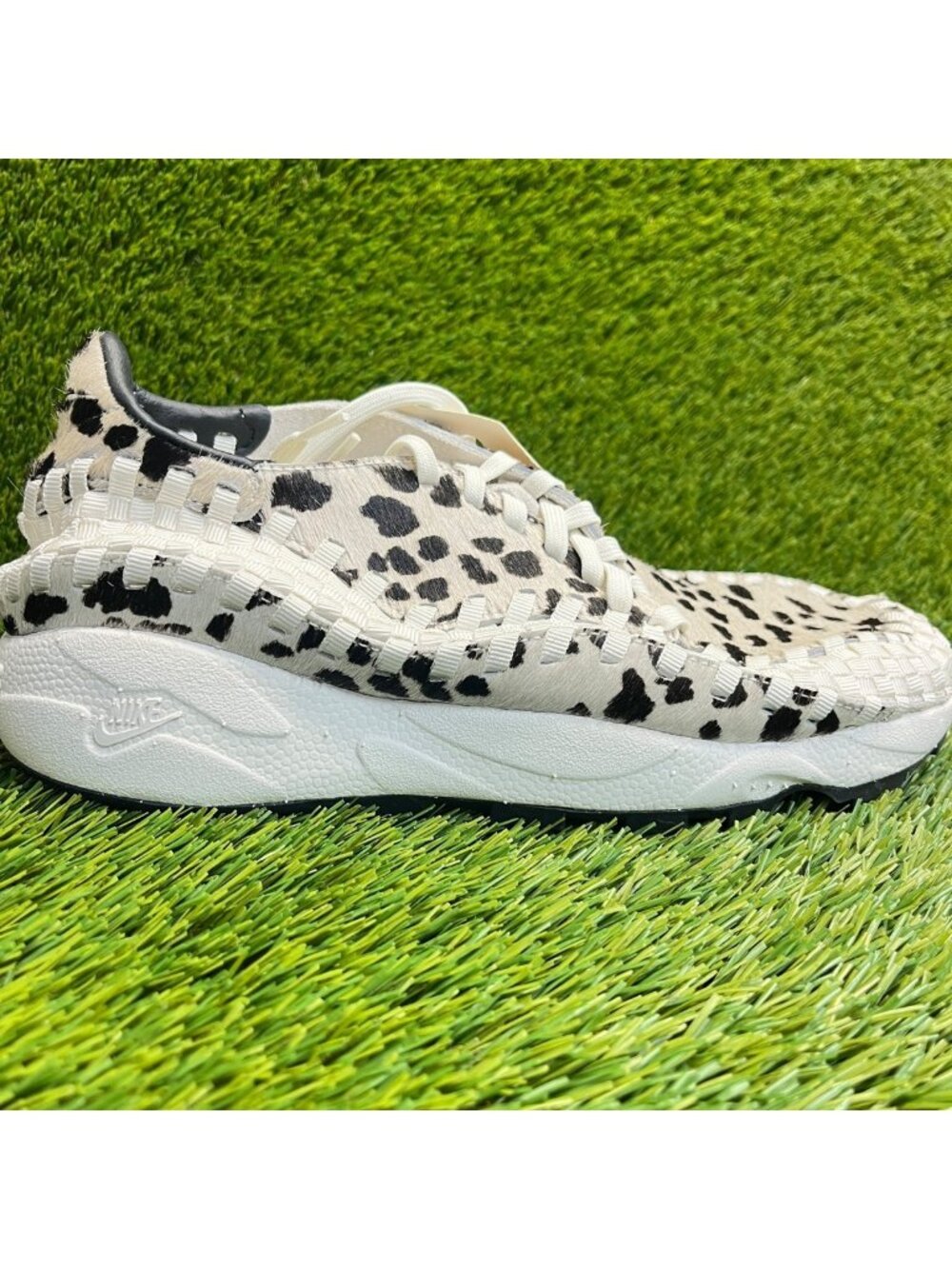 Nike Air Footscape Woven Womens Size 11 White Athletic Running Shoes Sneakers